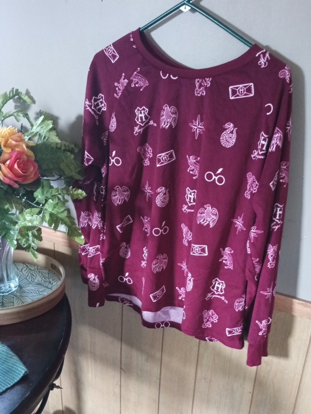 Women’s Long Sleeve Graphic Tee - Burgundy